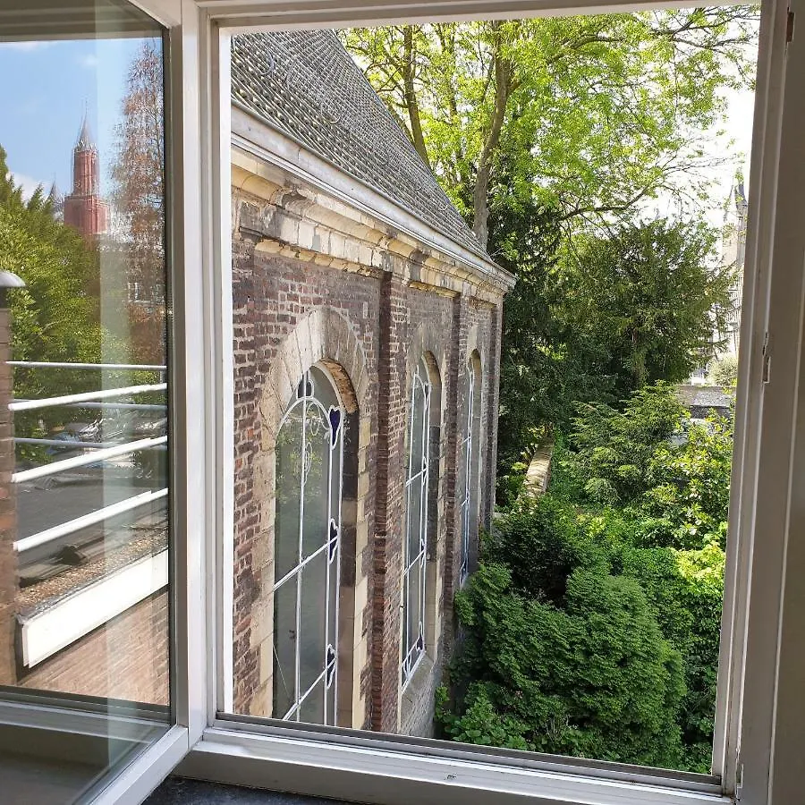 Charmante Woning Naast Monumentale Kerk In Centrum Maastricht 0*,  Holland